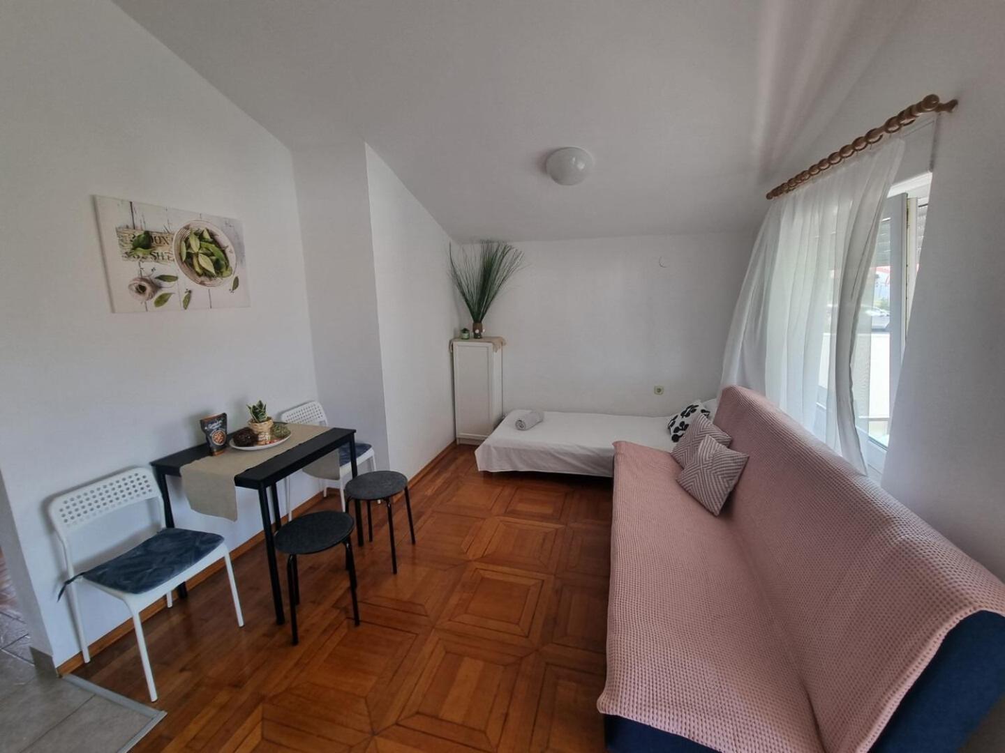 Apartments Rising Sun Vir Luaran gambar